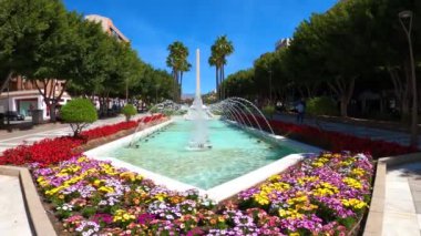 ALMERIA, İspanya - 19 Mart 2023: Almerya, İspanya 'da Rambla Caddesi' nin rahat manzarası