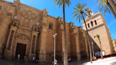 ALMERIA, İspanya - 19 Mart 2023: Almeria Katedrali 19 Mart 2023