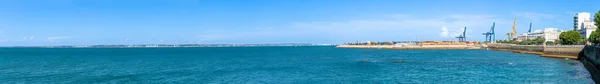 Cadiz España Abril 2023 Vista Panorámica Del Paseo Marítimo Cádiz —  Fotos de Stock