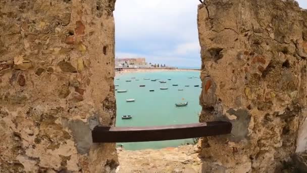 Cadiz España Abril 2023 Barcos Playa Caleta Cádiz España Abril — Vídeo de stock