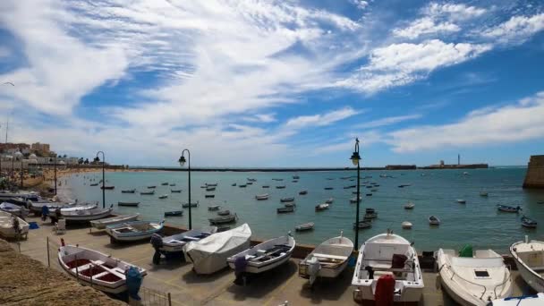 Cadiz Spanien April 2023 Caleta Strand Belägen Den Historiska Stadskärnan — Stockvideo