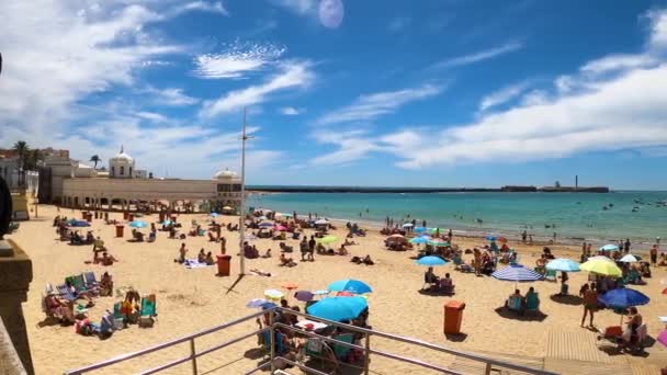 Cadiz España Abril 2023 Caleta Una Playa Situada Centro Histórico — Vídeo de stock