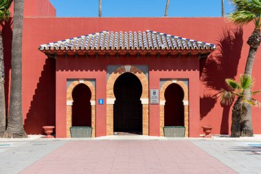 BENALMADENA, İspanya - 7 Mayıs 2023: Kültür Merkezi - Castillo de El-Bil-Bil, Benalmadena, İspanya