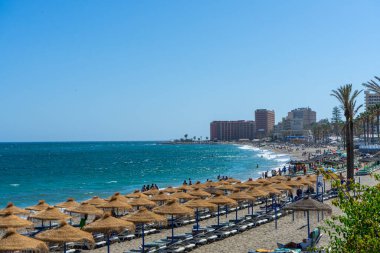 BENALMADENA, İspanya - 7 Mayıs 2023: Benalmadena, İspanya 'da deniz gezintisi, 7 Mayıs 2023