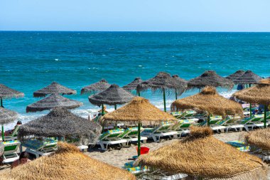 BENALMADENA, İspanya - 7 Mayıs 2023: Benalmadena, İspanya 'da deniz gezintisi, 7 Mayıs 2023