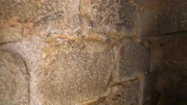 JAEN, İspanya - 6 Nisan 2023: Güneşli bir günde İspanya 'nın Jaen kentinde Santa Catalina Ortaçağ Şatosu