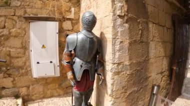 JAEN, İspanya - 6 Nisan 2023: Güneşli bir günde İspanya 'nın Jaen kentinde Santa Catalina Ortaçağ Şatosu