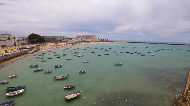 Cadiz Spain April 2023 Boats Caleta Beach Cadiz Spain Квітня — стокове відео