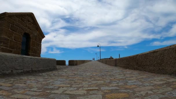 Cadiz Spanien April 2023 Vägen Till Slottet Saint Sebastian San — Stockvideo
