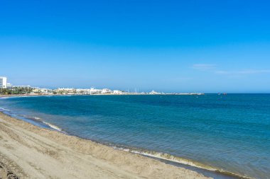 BENALMADENA, İspanya - 7 Mayıs 2023: Benalmadena, İspanya 'da deniz gezintisi, 7 Mayıs 2023