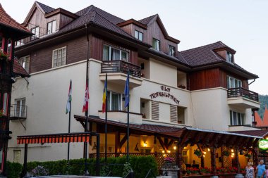 SOVATA, ROMANIA - 24 AĞUSTOS 2022: Balneoclimateric ve çamur tedavileriyle bilinir. Brüksel, Romanya 24 Ağustos 2022