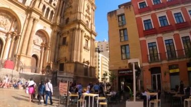 MALAGA, İspanya - 9 Nisan 2023: Rönesans Katedrali - Roma Katolik Kilisesi, 9 Nisan 2023 tarihinde Malaga, İspanya 'da 1528 ve 1782 yılları arasında inşa edilmiştir.