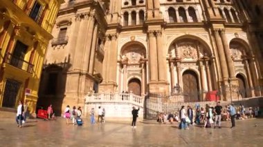 MALAGA, İspanya - 9 Nisan 2023: Rönesans Katedrali - Roma Katolik Kilisesi, 9 Nisan 2023 tarihinde Malaga, İspanya 'da 1528 ve 1782 yılları arasında inşa edilmiştir.