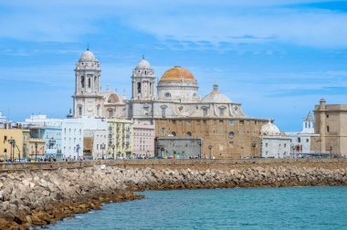 CADIZ, İspanya - 30 Nisan 2023: Cadiz Katedrali 30 Nisan 2023