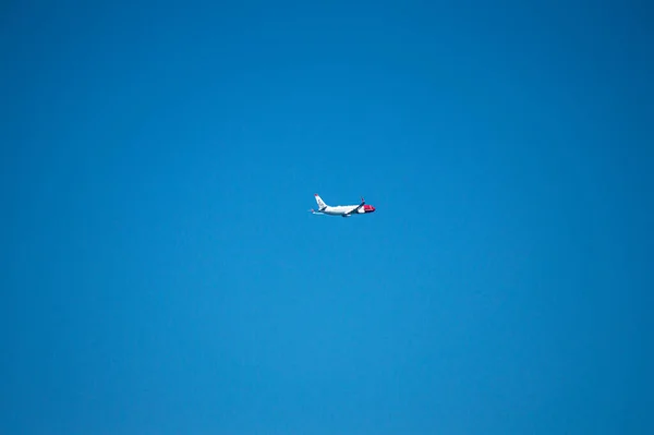 Torremolinos Spanyolország 2023 Április Repülőgép Leszállása Földközi Tenger Felett Costa — Stock Fotó