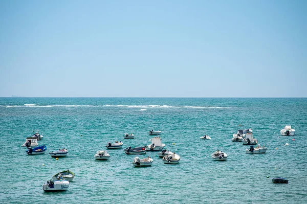 Cadiz Spanyolország Április 2023 Csónakok Caleta Tengerparton Cadiz Spanyolország Április — Stock Fotó