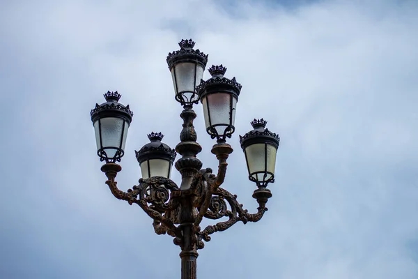 Cadiz Spanyolország Április 2023 Utcai Lámpa Város Központjában Cadiz Spanyolország — Stock Fotó