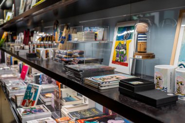 MALAGA, İspanya - 20 Mayıs 2023: 20 Mayıs 2023 'te İspanya' nın Malaga kentindeki Picasso müzesini ziyaret etmek