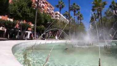 ALMERIA, İspanya - 19 Mart 2023: Almerya, İspanya 'da Rambla Caddesi' nin rahat manzarası