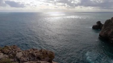 SAGRES, PORTUGAL - 27 Şubat 2023: Sagres, Portekiz 'deki Cabo de So Vicente Deniz Feneri 27 Şubat 2023