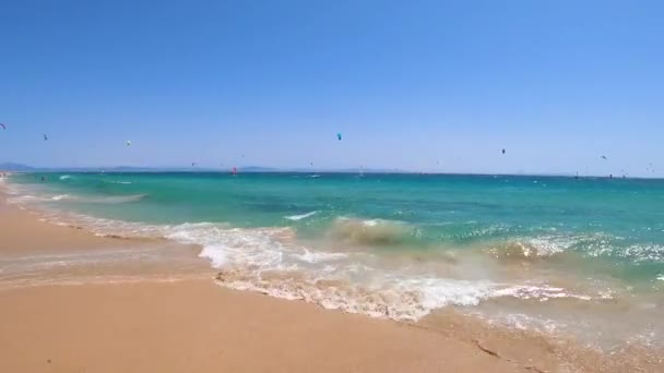 Tarifa Espanha Junho 2023 Kitesurf Praia Valdevaqueros Estreito Gibraltar Tarifa — Vídeo de Stock