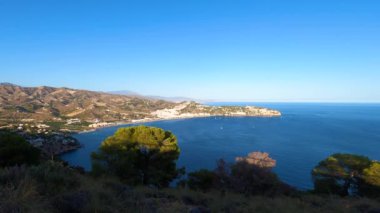 Cerro Gordo 'dan Akdeniz kıyı manzarası. La Herradura, Andulasia, Güney İspanya