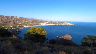 Zaman atlamalı Akdeniz kıyı manzarası serisi. La Herradura, Andulasia, Güney İspanya