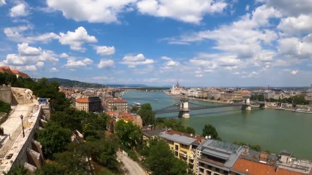 Будапест Хунгария Июля 2023 Года Восточный Берег Дуная Парламент Венгрии — стоковое видео