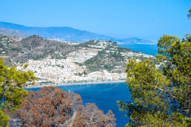 Cerro Gordo 'dan Akdeniz üzerinde gün batımı. La Herradura, Andulasia, Güney İspanya