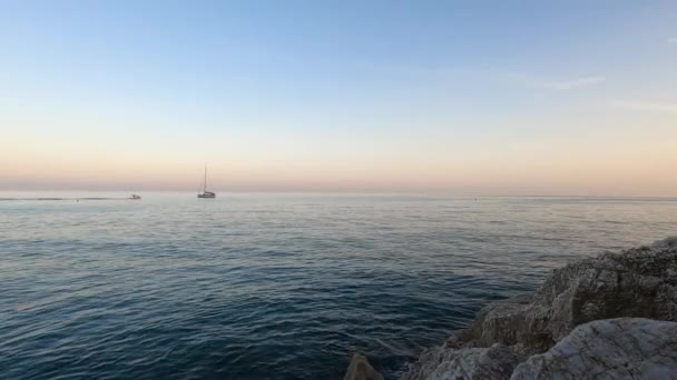 Puesta Sol Sobre Playa Rincón Del Sol Mar Mediterráneo Torremolinos — Vídeo de stock