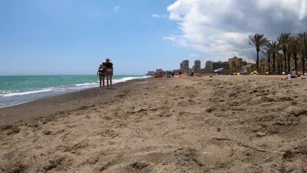 Torremolinos Spagna Maggio 2023 Surfisti Sulla Spiaggia Torremolinos Spagna Maggio — Video Stock