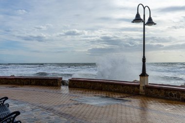 Torremolinos 'ta deniz fırtınası, Malaga, İspanya