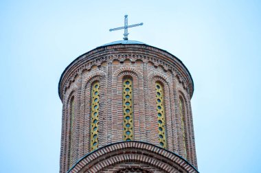 CHERNIHIV, UKRAINE - 27 Aralık 2021: Chernihiv, Ukrayna 'da birçok kilise ve manastırla birlikte tarihi şehir merkezinde yürüyüş