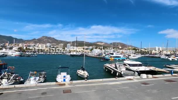 Benalmadena Spain September 2023 Yachts Marina Sommeren Morgenen Benalmadena Malaga – stockvideo
