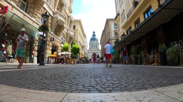 Budapest Hongarije Juli 2023 Wandelen Straat Naar Sint Stefanusbasiliek Romeinse — Stockvideo