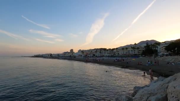 Torremolinos España Agosto 2023 Puesta Sol Sobre Playa Rincón Del — Vídeo de stock