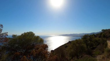 Cerro Gordo 'dan Akdeniz üzerinde gün batımı. La Herradura, Andulasia, Güney İspanya