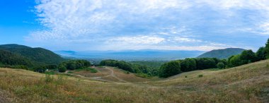 Khust Vadisi 'nin panoramik manzarası, Karpat Dağları, Ukrayna