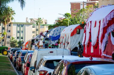 TORREMOLINOS, SPAIN - 24 Eylül 2023: 24 Eylül 2023 tarihinde İspanya 'nın Torremolinos kentindeki fuarın ilk günü olarak geleneksel 