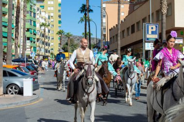 TORREMOLINOS, SPAIN - 24 Eylül 2023: 24 Eylül 2023 tarihinde İspanya 'nın Torremolinos kentindeki fuarın ilk günü olarak geleneksel 