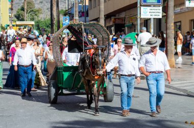 TORREMOLINOS, SPAIN - 24 Eylül 2023: 24 Eylül 2023 tarihinde İspanya 'nın Torremolinos kentindeki fuarın ilk günü olarak geleneksel 