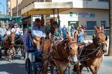 TORREMOLINOS, SPAIN - 24 Eylül 2023: 24 Eylül 2023 tarihinde İspanya 'nın Torremolinos kentindeki fuarın ilk günü olarak geleneksel 