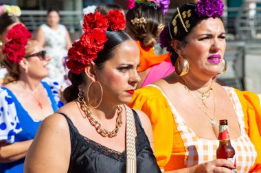 TORREMOLINOS, SPAIN - 24 Eylül 2023: 24 Eylül 2023 tarihinde İspanya 'nın Torremolinos kentindeki fuarın ilk günü olarak geleneksel 