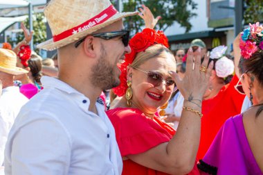 TORREMOLINOS, SPAIN - 24 Eylül 2023: 24 Eylül 2023 tarihinde İspanya 'nın Torremolinos kentindeki fuarın ilk günü olarak geleneksel 