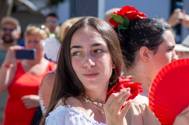 TORREMOLINOS, SPAIN - 24 Eylül 2023: 24 Eylül 2023 tarihinde İspanya 'nın Torremolinos kentindeki fuarın ilk günü olarak geleneksel 