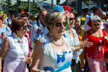 TORREMOLINOS, SPAIN - 24 Eylül 2023: 24 Eylül 2023 tarihinde İspanya 'nın Torremolinos kentindeki fuarın ilk günü olarak geleneksel 