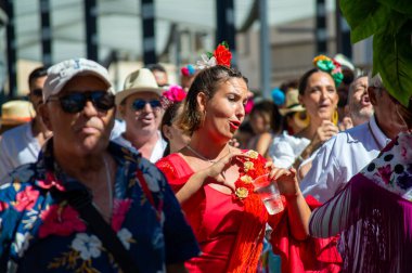 TORREMOLINOS, SPAIN - 24 Eylül 2023: 24 Eylül 2023 tarihinde İspanya 'nın Torremolinos kentindeki fuarın ilk günü olarak geleneksel 