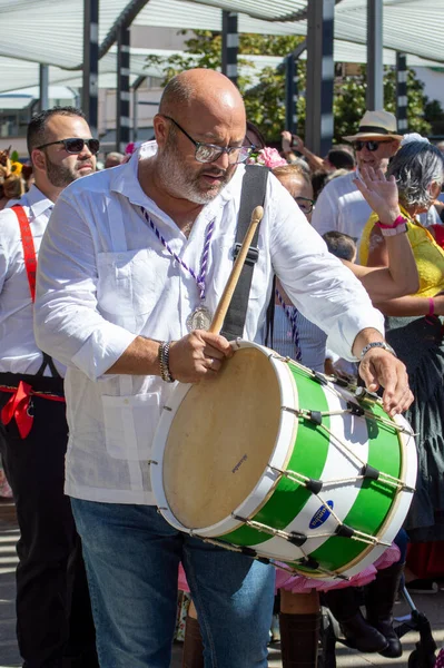 TORREMOLINOS, SPAIN - 24 Eylül 2023: 24 Eylül 2023 tarihinde İspanya 'nın Torremolinos kentindeki fuarın ilk günü olarak geleneksel 