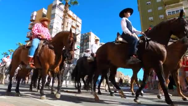 Torremolinos Ισπανια Σεπτεμβριου 2023 Προσκυνητές Στο Παραδοσιακό Φεστιβάλ Romeria San — Αρχείο Βίντεο