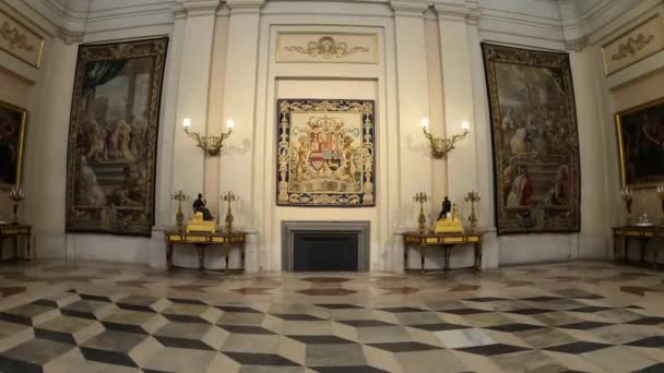 マドリード スパイス ジュリー 2023 2023 スペインのマドリードの夏の晴れた日にマドリードの王宮を訪問 — ストック動画